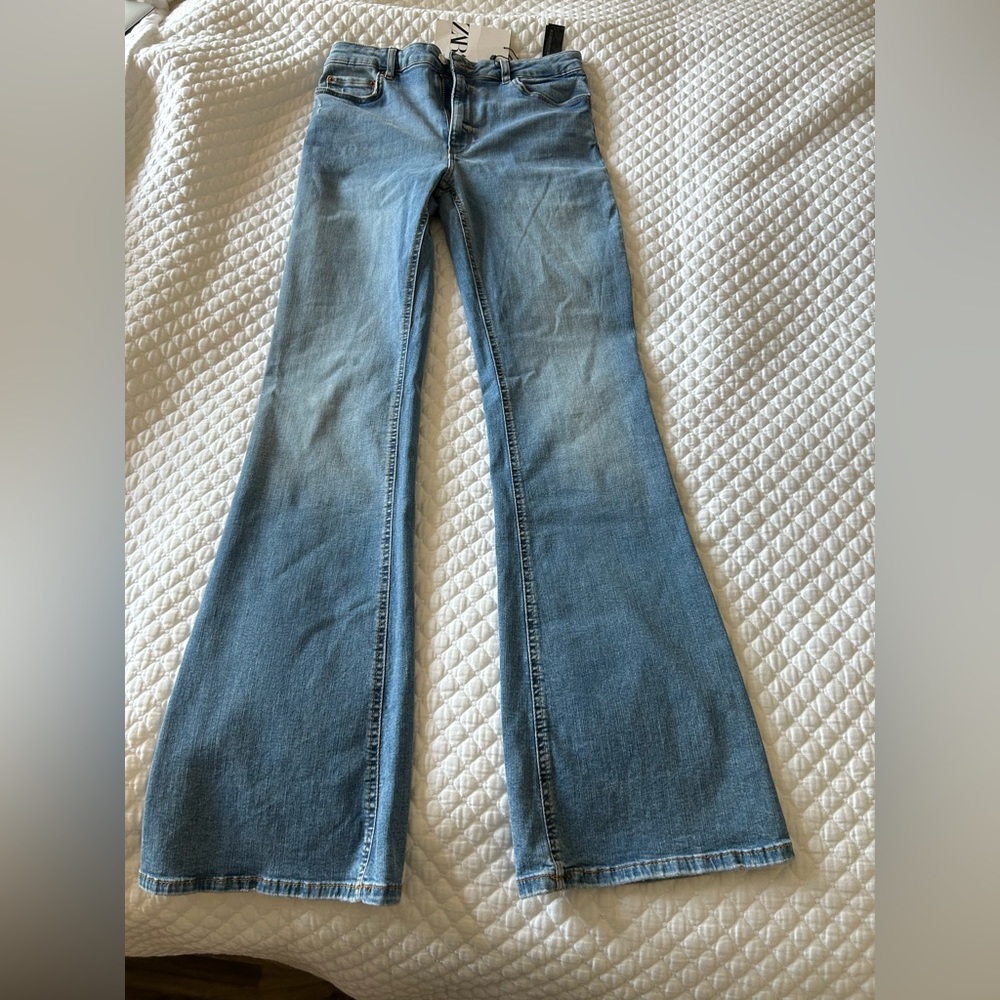 NWT High Rise Flare Jeans